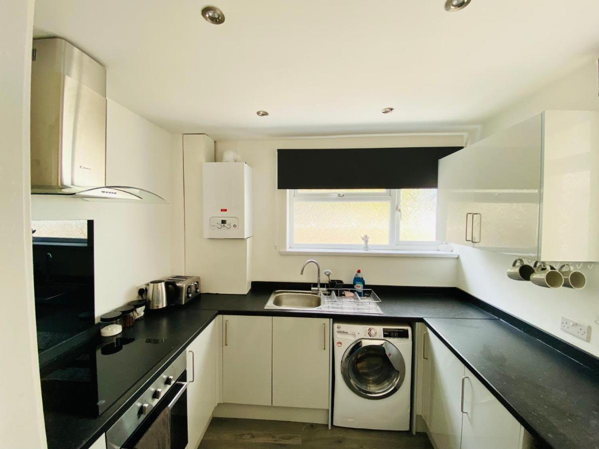 Emerald Living, 4 Bedrooms In The Heart Of Swansea, Close To Beaches! Σουόνσι Εξωτερικό φωτογραφία