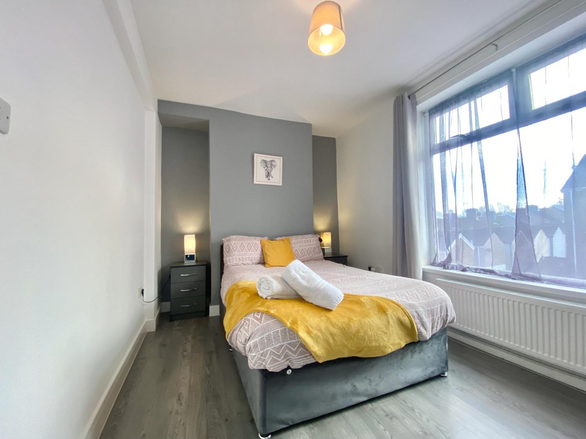 Emerald Living, 4 Bedrooms In The Heart Of Swansea, Close To Beaches! Σουόνσι Εξωτερικό φωτογραφία